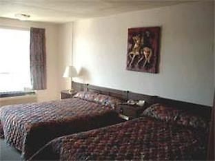 Sainte-Catherine Knights Inn St Catharines On מראה חיצוני תמונה